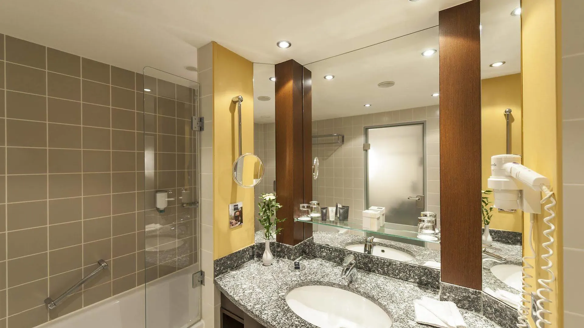 Hotel Essential By Dorint Frankfurt-Niederrad Frankfurt nad Mohanem